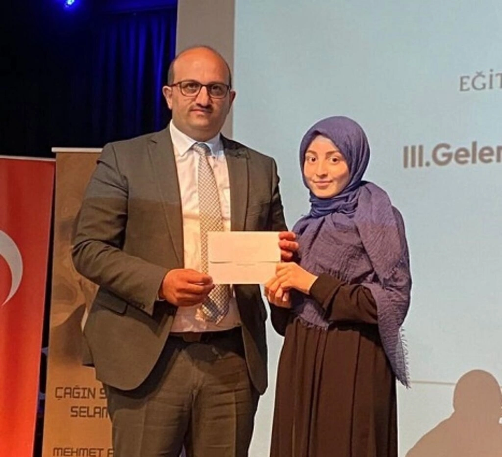 Eğitim Bir Sen Samsun 1 Nolu Şubesi Geleneksel Şiir Okuma Yarışmasının Üçüncüsü Yapıldı - Resim 2