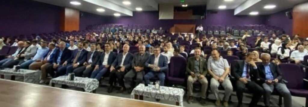 Eğitim Bir Sen Samsun 1 Nolu Şubesi Geleneksel Şiir Okuma Yarışmasının Üçüncüsü Yapıldı - Resim 4