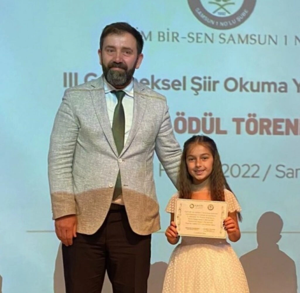 Eğitim Bir Sen Samsun 1 Nolu Şubesi Geleneksel Şiir Okuma Yarışmasının Üçüncüsü Yapıldı - Resim 6
