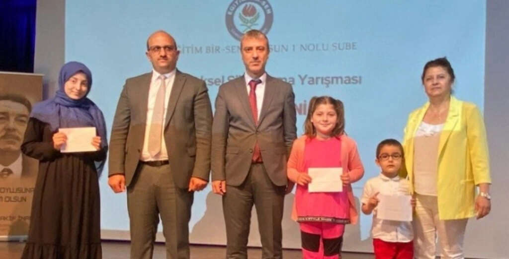 Eğitim Bir Sen Samsun 1 Nolu Şubesi Geleneksel Şiir Okuma Yarışmasının Üçüncüsü Yapıldı - Resim 9