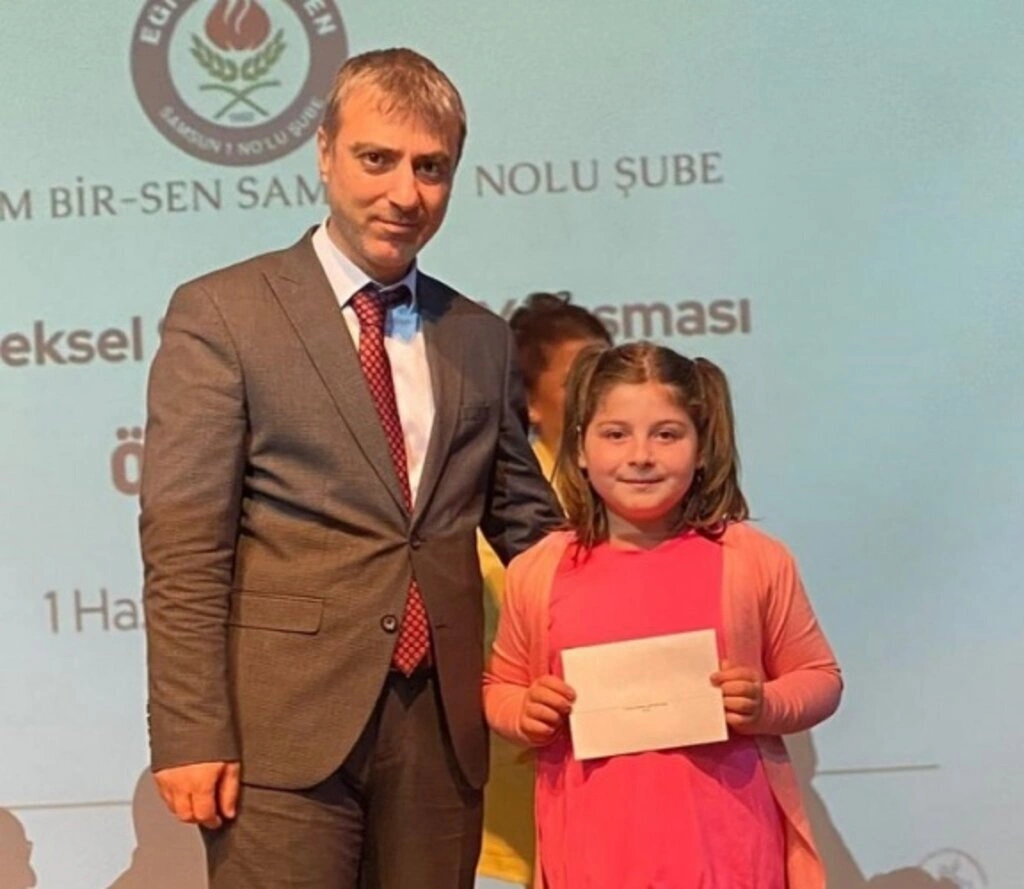 Eğitim Bir Sen Samsun 1 Nolu Şubesi Geleneksel Şiir Okuma Yarışmasının Üçüncüsü Yapıldı - Resim 10