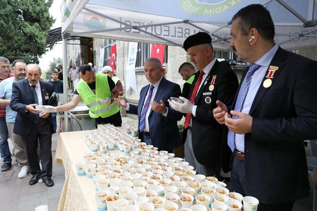 Samsun'da Gazilerin Büyük Coşkusu! Başkan Demirtaş Gaziler Günü'nde lokma dağıttı! - Resim 8