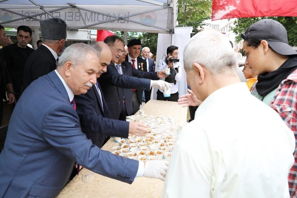 Samsun'da Gazilerin Büyük Coşkusu! Başkan Demirtaş Gaziler Günü'nde lokma dağıttı! - Resim 11