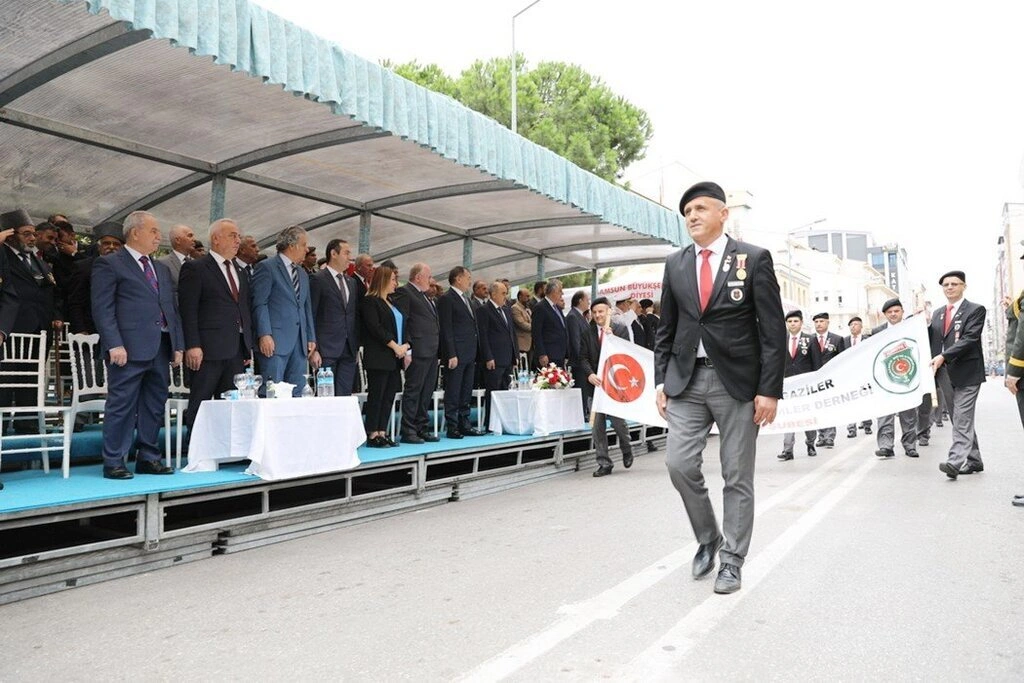Samsun'da Gazilerin Büyük Coşkusu! Başkan Demirtaş Gaziler Günü'nde lokma dağıttı! - Resim 15