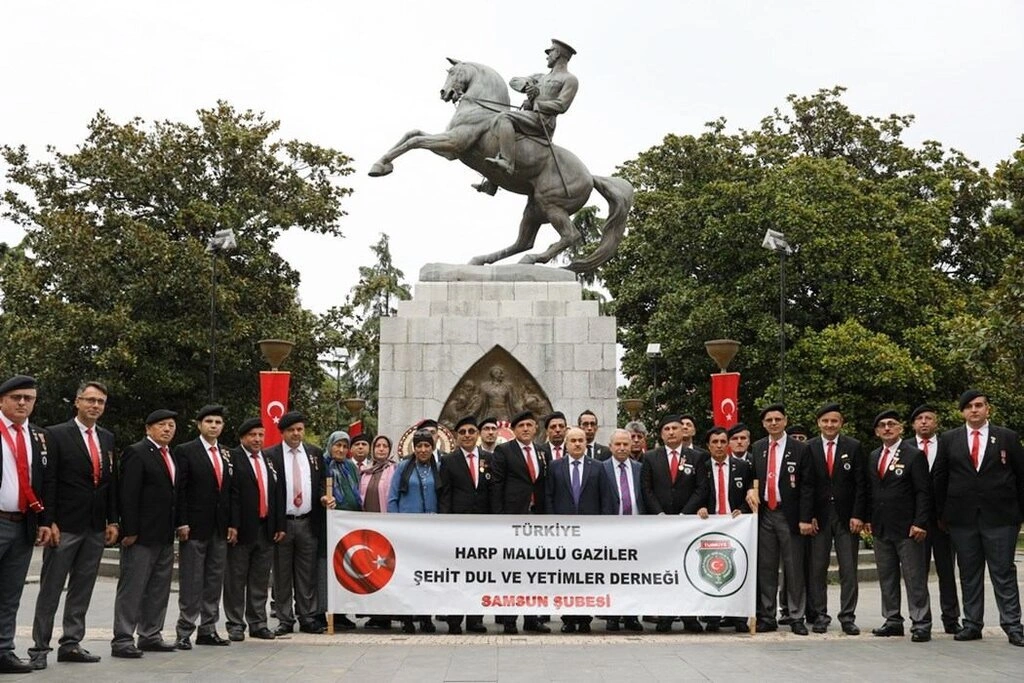 Samsun'da Gazilerin Büyük Coşkusu! Başkan Demirtaş Gaziler Günü'nde lokma dağıttı! - Resim 16