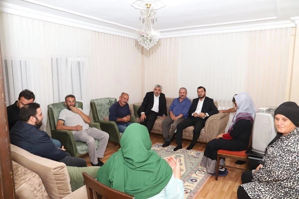 İlkadım'da hane hane 2023'e ziyaretleri devam ediyor - Resim 1