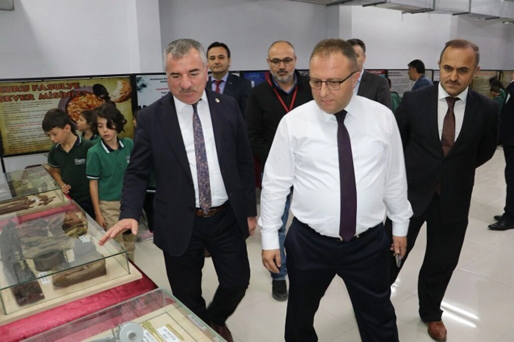 Havza Kaymakamı Nayman ve Belediye Başkanı Özdemir Çanakkale Gezici Müzesini gezdi - Resim 1