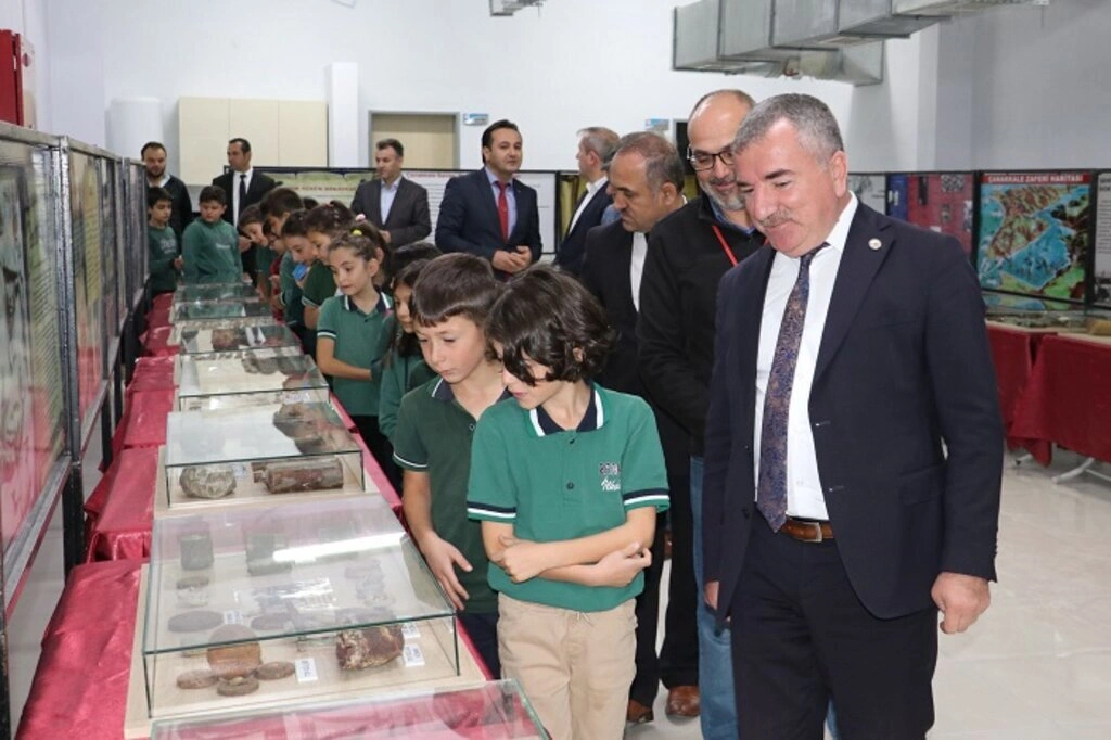 Havza Kaymakamı Nayman ve Belediye Başkanı Özdemir Çanakkale Gezici Müzesini gezdi - Resim 3