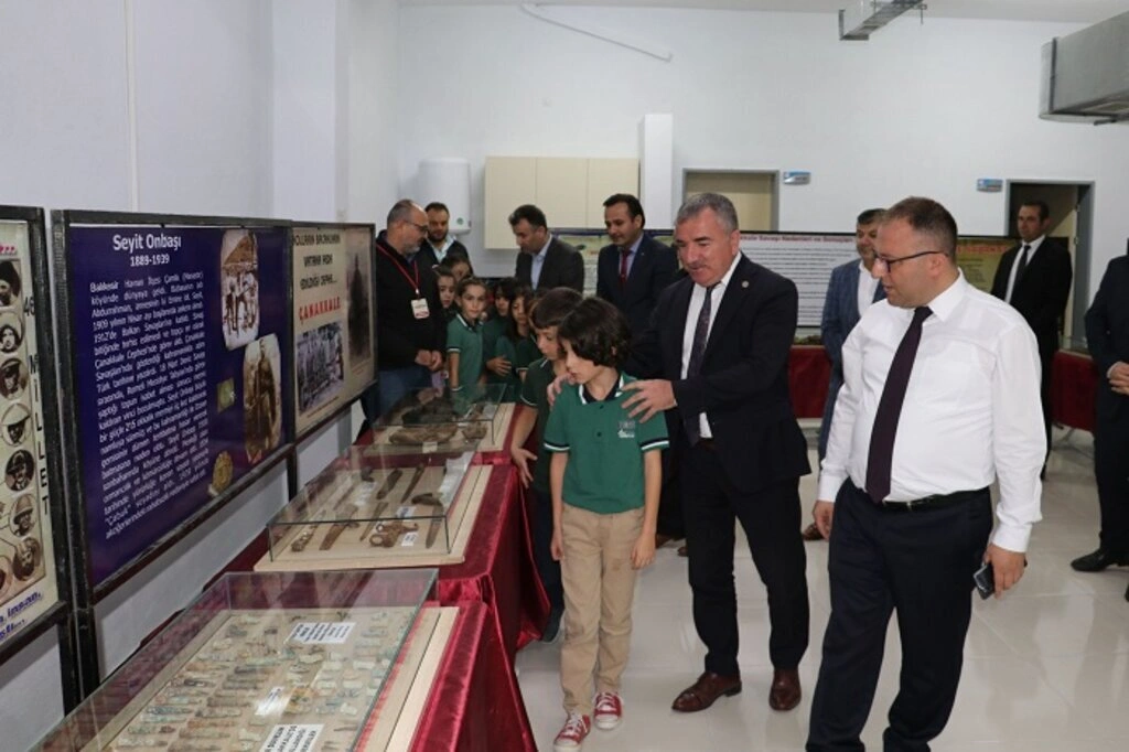 Havza Kaymakamı Nayman ve Belediye Başkanı Özdemir Çanakkale Gezici Müzesini gezdi - Resim 4