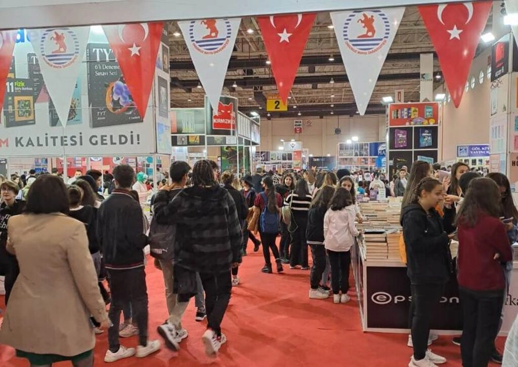 Karadeniz 7. Kitap Fuarı’nda OMÜ standına yoğun ilgi - Resim 2