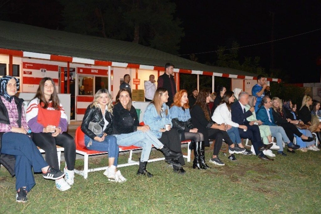Hastanelerin dostluk maçında meme kanserine dikkat çekildi - Resim 7