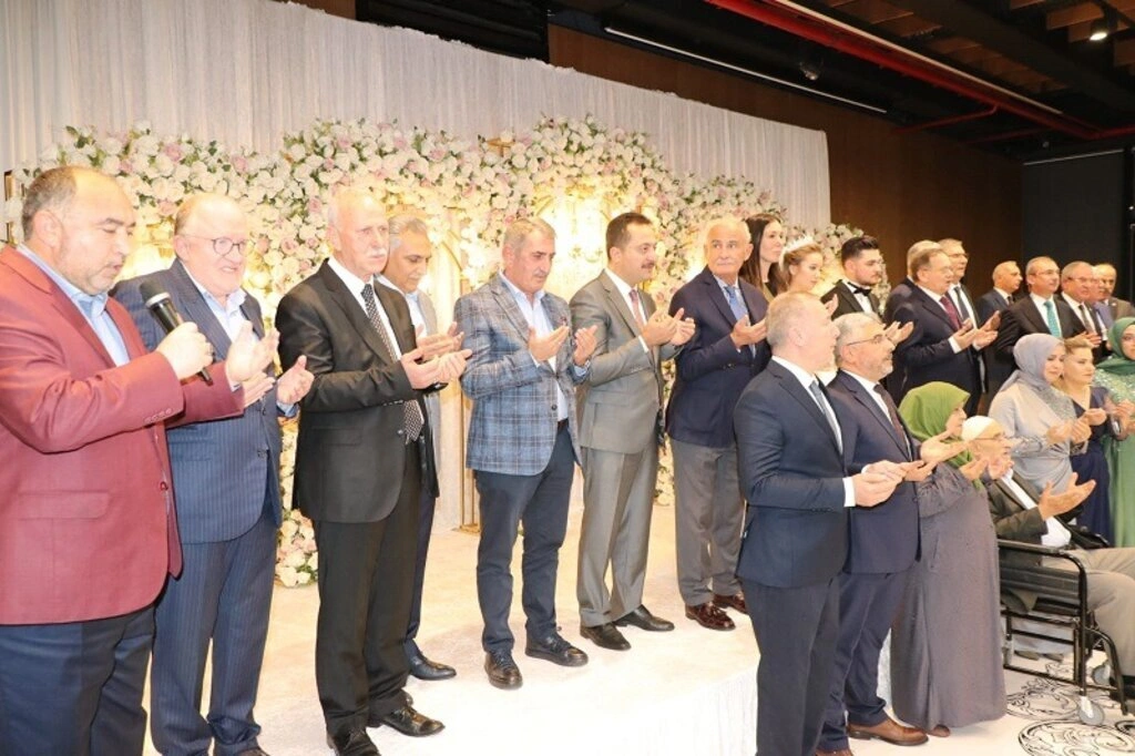Birer ve Aksu ailelerinin mutlu günü!  - Resim 2