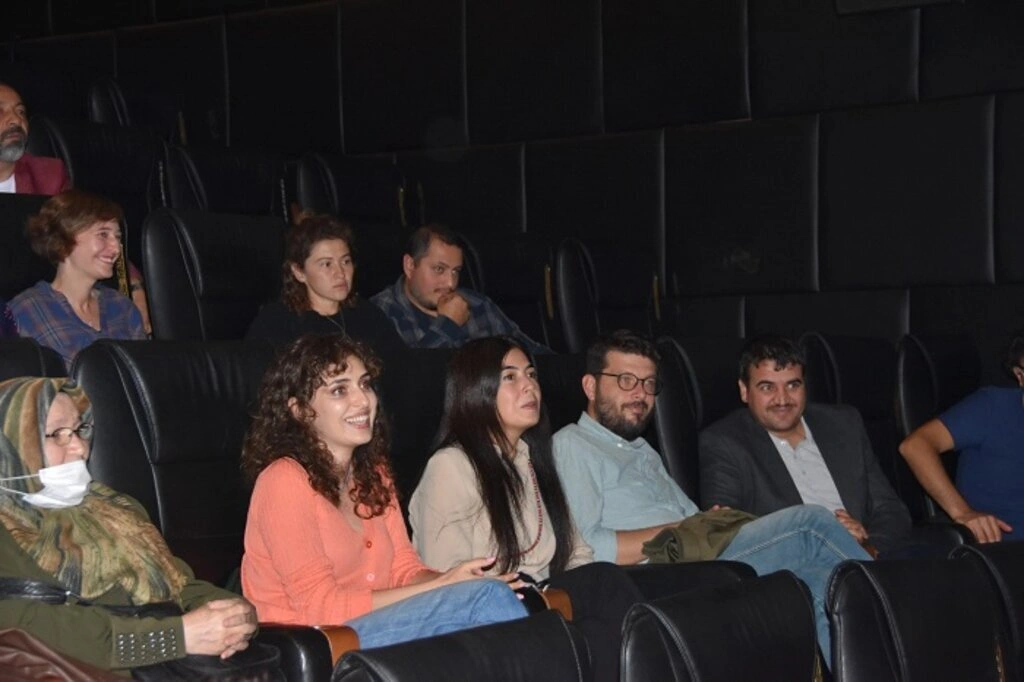 Haroşa filmi galası! Haroşa filmi konusu! Haroşa yönetmeni ve oyuncuları! - Resim 1