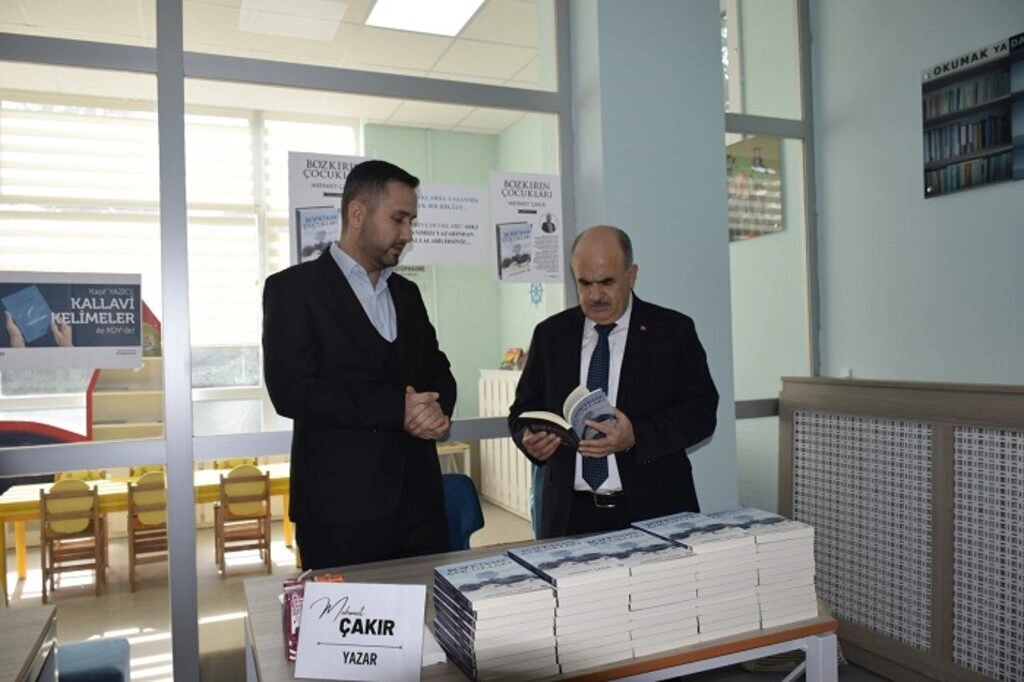 Ayvacık İlçe Halk Kütüphanesi tören ile hizmete açıldı - Resim 1
