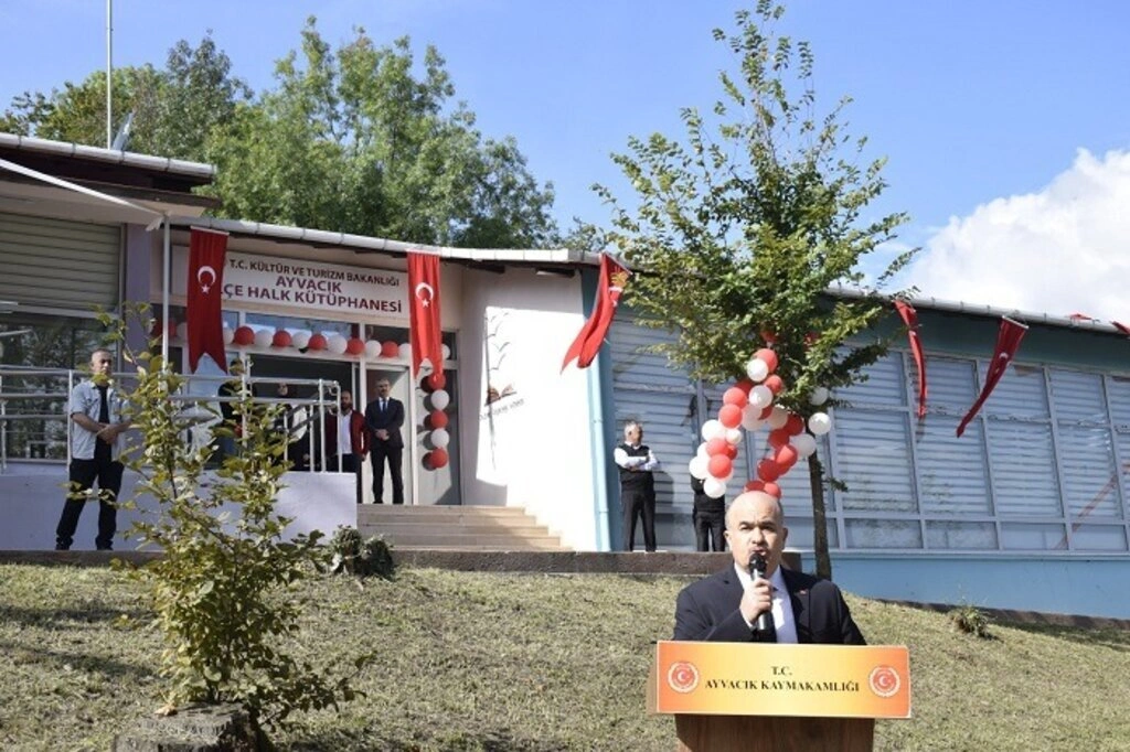 Ayvacık İlçe Halk Kütüphanesi tören ile hizmete açıldı - Resim 6