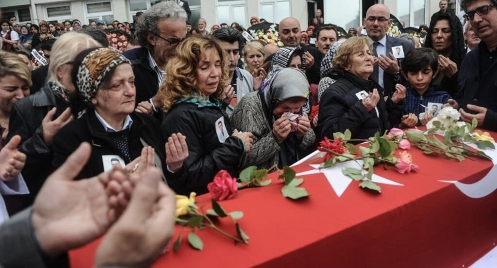 Şehit edilen doktor son yolculuğuna uğurlandı - Resim 14