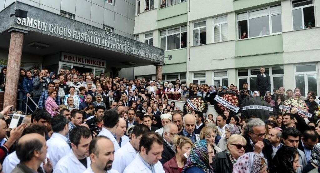 Şehit edilen doktor son yolculuğuna uğurlandı - Resim 17