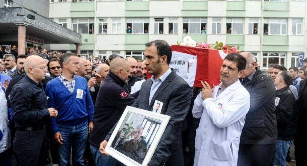 Şehit edilen doktor son yolculuğuna uğurlandı - Resim 23