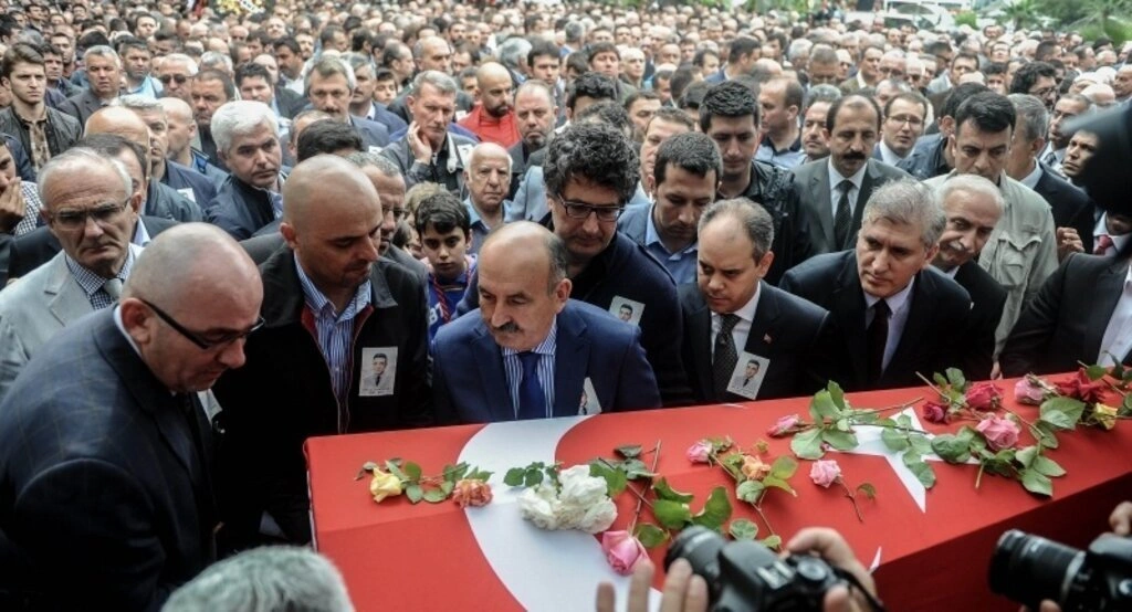 Şehit edilen doktor son yolculuğuna uğurlandı - Resim 35