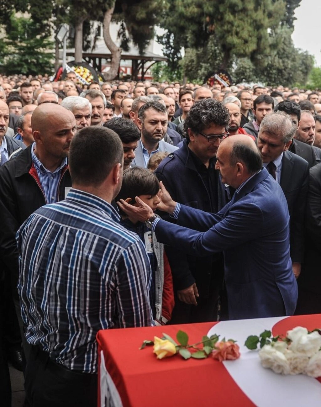 Şehit edilen doktor son yolculuğuna uğurlandı - Resim 42