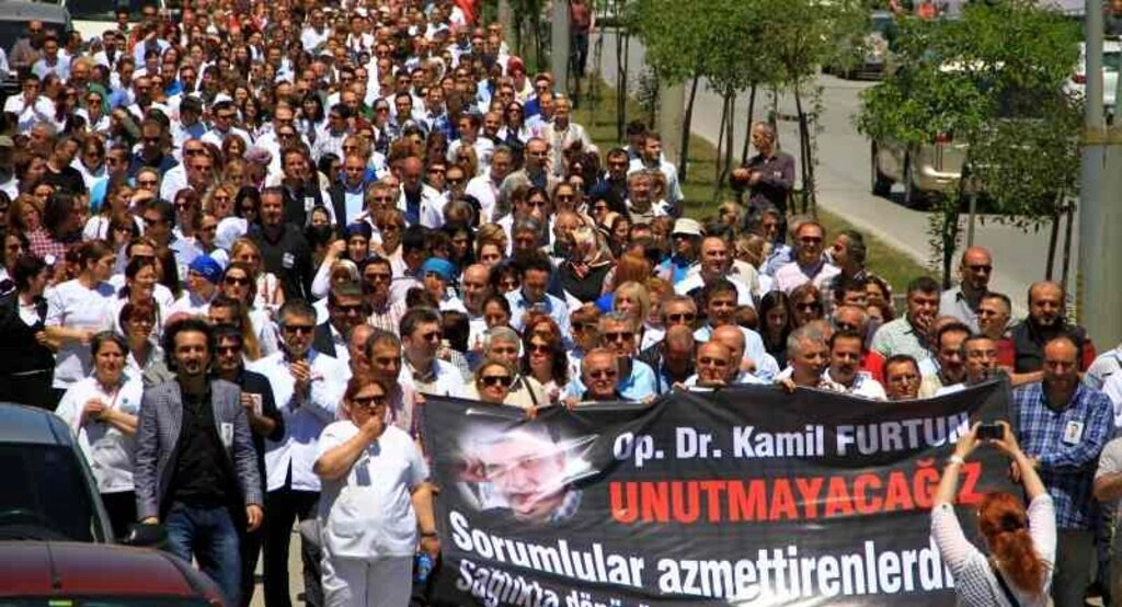 Samsun'da sağlık çalışanları, Opr. Dr. Furtun için yürüdü - Resim 15