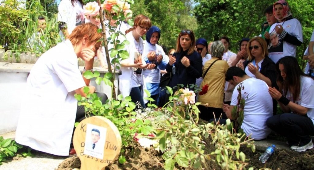 Samsun'da sağlık çalışanları, Opr. Dr. Furtun için yürüdü - Resim 17