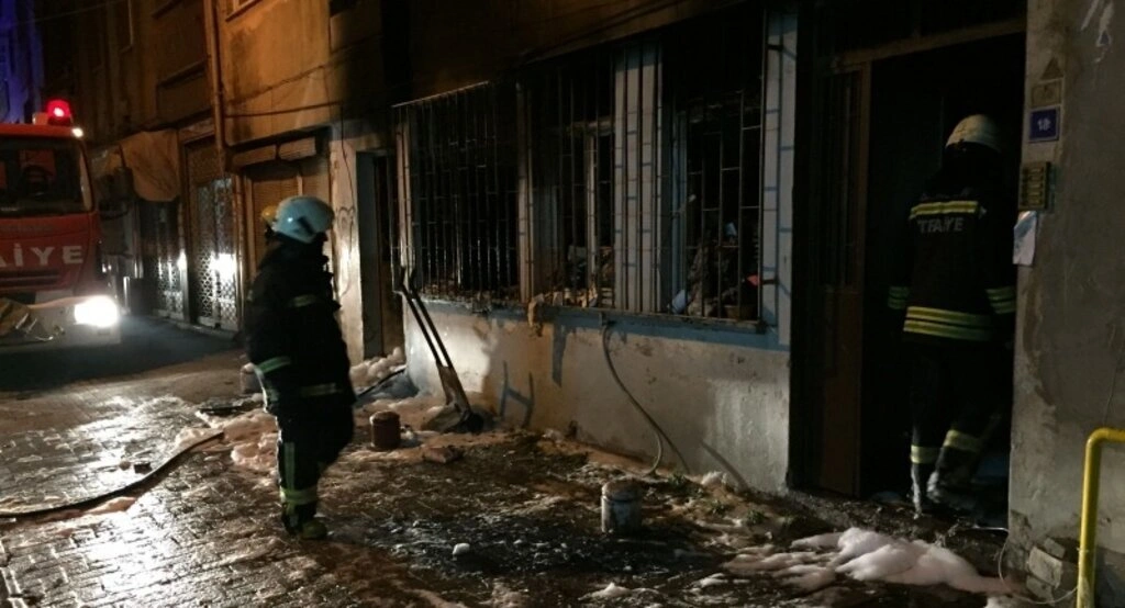 Yangından pencere demirlerini sökerek kurtuldular - Resim 5