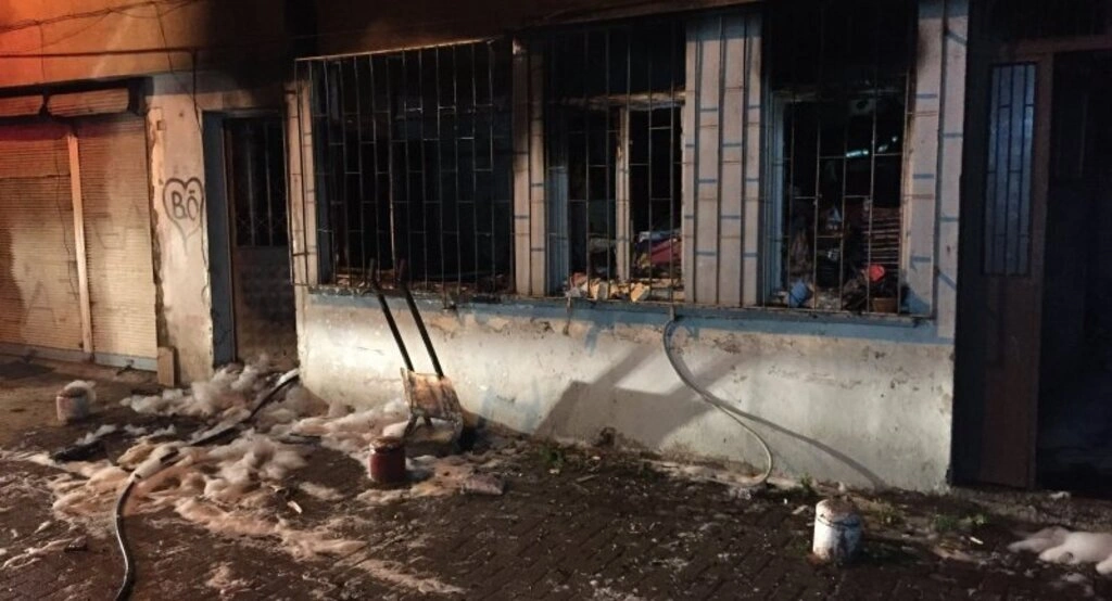Yangından pencere demirlerini sökerek kurtuldular - Resim 6