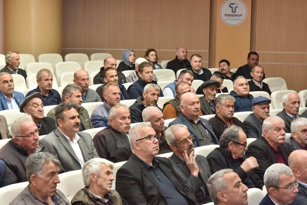 Tekkeköy’de çiftçilere buğday, yonca ve reygras tohumu dağıtıldı - Resim 7