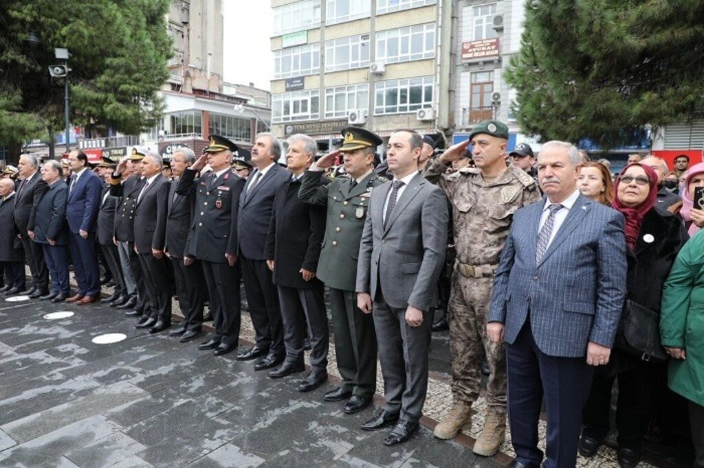 Saat 09.05'te Samsun'da hayat durdu! - Resim 5