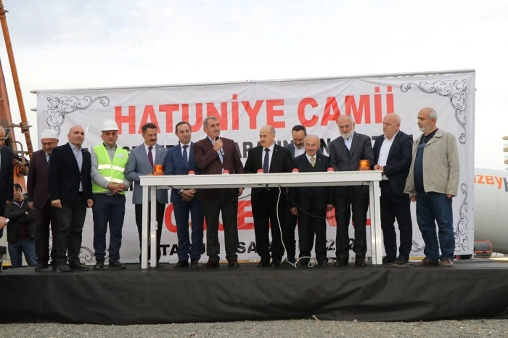 Hatuniye Camii'nin temeli dualarla atıldı - Resim 1