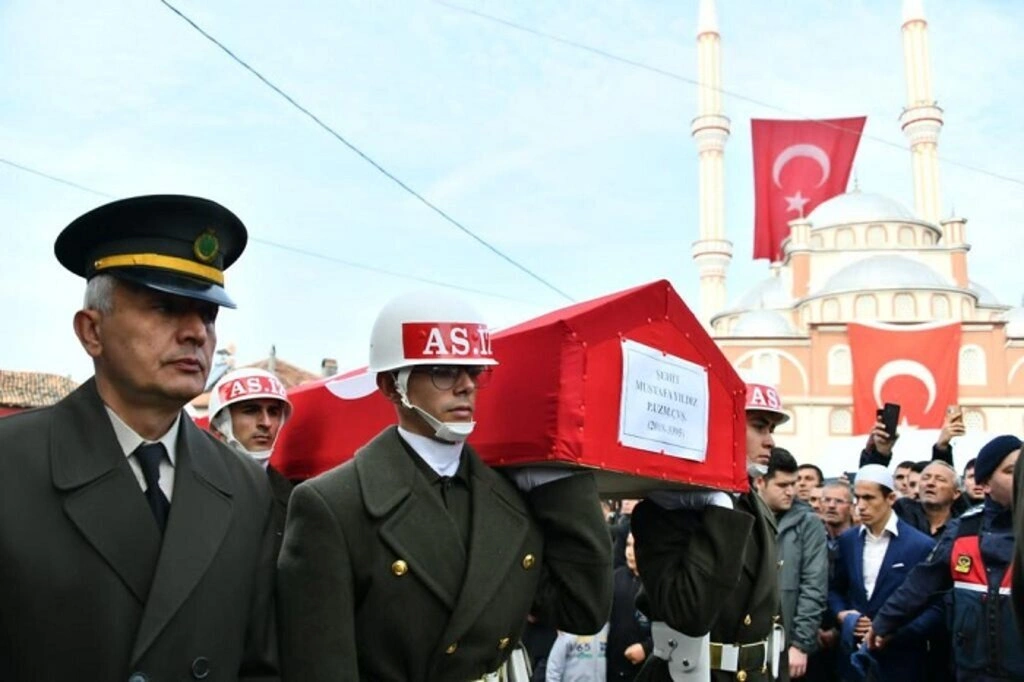 Vezirköprülü Şehit Mustafa Yıldız dualarla son yolculuğuna uğurlandı - Resim 1