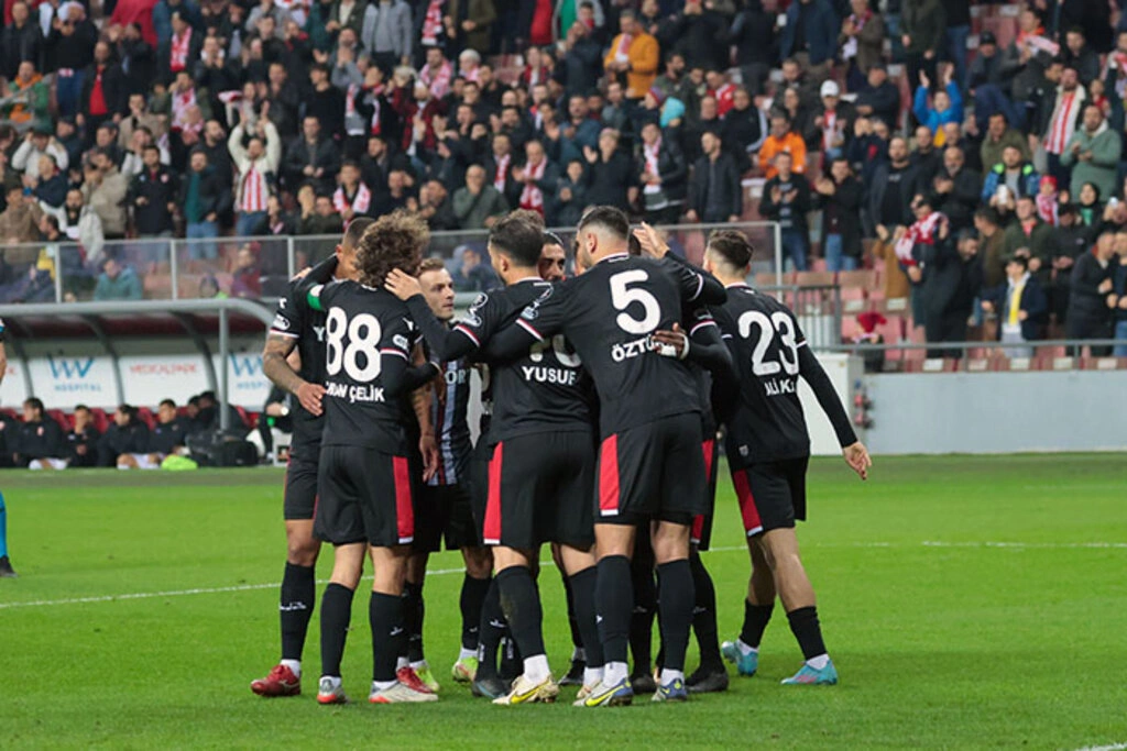 Samsunspor Adanaspor maç  sonucu :2-1 - Resim 9