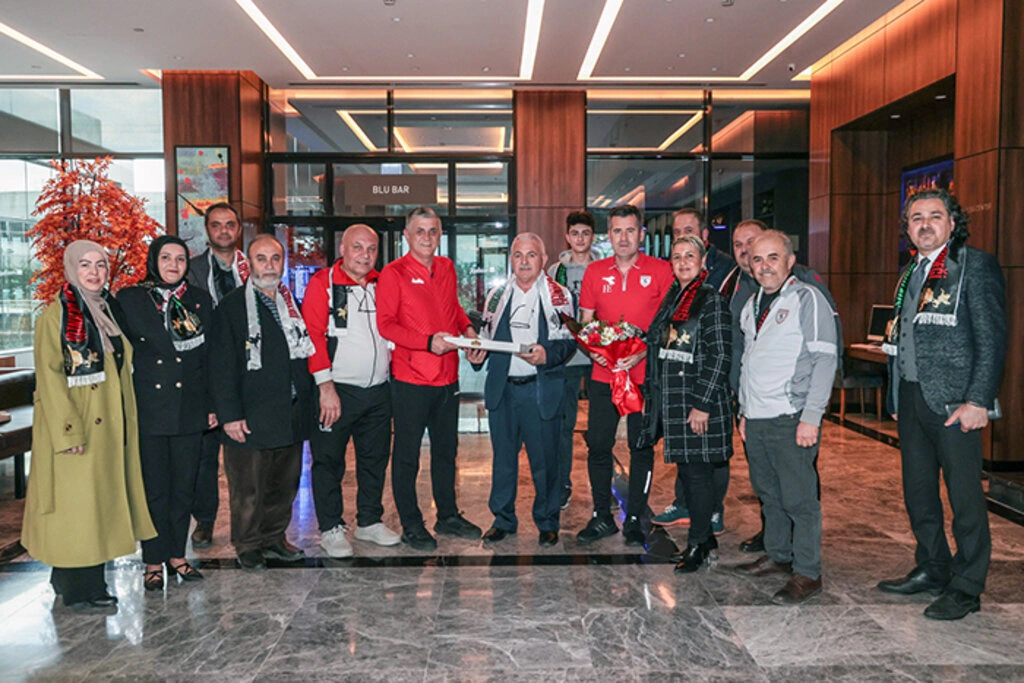 Sakarya Samsunlular Derneği'nden Samsunspor'a ziyaret - Resim 1