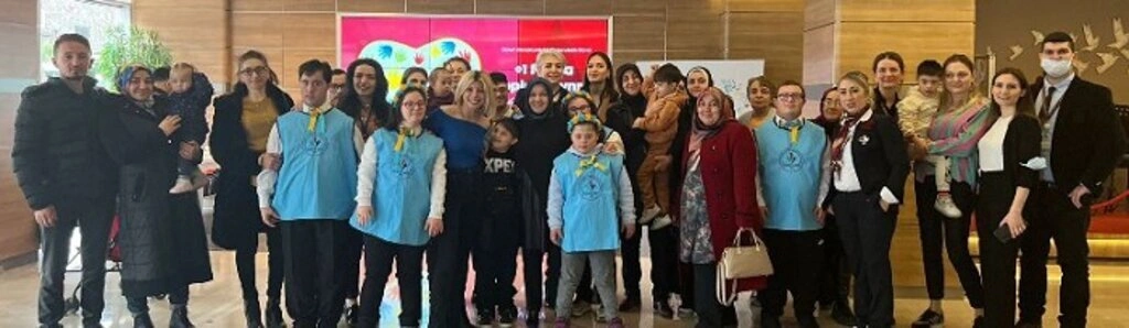 VM Medical Park Samsun Hastanesi'nden artı 1 Farkla Hepimiz Aynıyız etkinliği - Resim 3