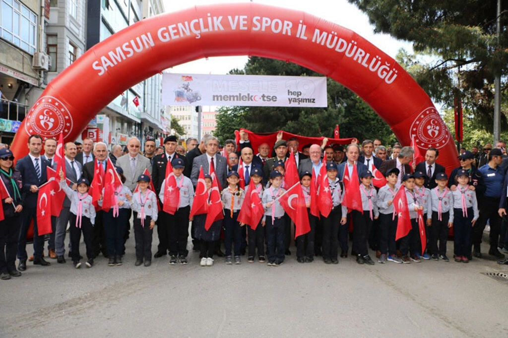 1919 metrelik dev bayrak Samsun caddelerinde gezdi - Resim 5