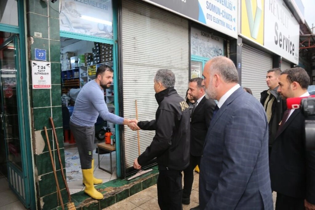 İçişleri Bakanı Yerlikaya Canik'te incelemelerde bulundu - Resim 3