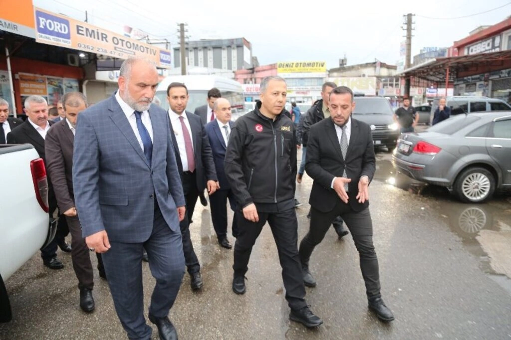 İçişleri Bakanı Yerlikaya Canik'te incelemelerde bulundu - Resim 4