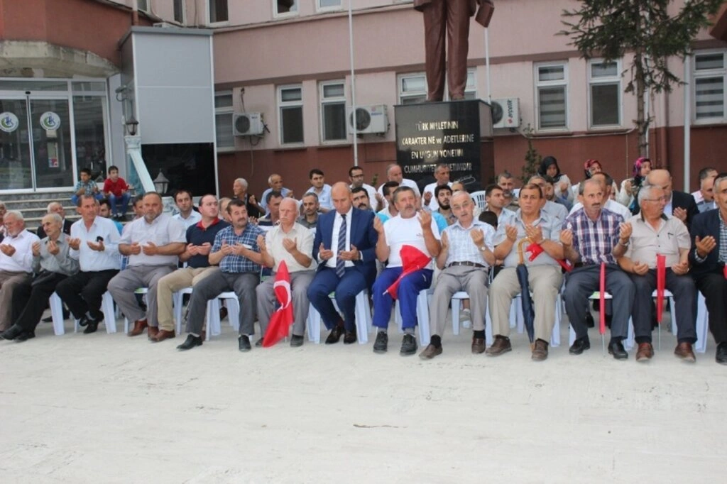 Tekkeköy’de Şehitleri anma ve Dua programı - Resim 7