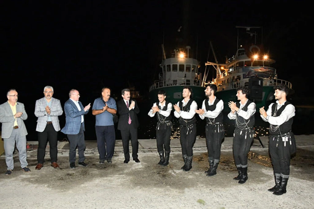Av yasağı sona erdi! Samsun'da balıkçılar denize açıldı - Resim 2