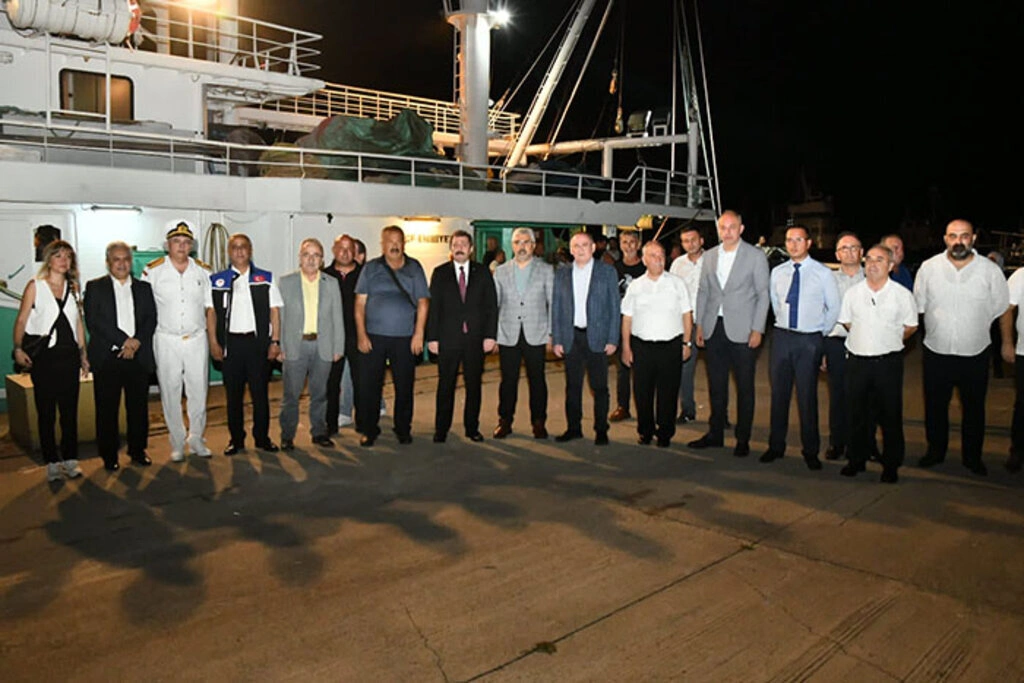 Av yasağı sona erdi! Samsun'da balıkçılar denize açıldı - Resim 5