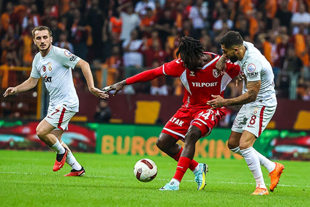 Galatasaray Samsunspor fotoğrafları! Samsunspor'da 3 yeni transfer 11'de - Resim 1