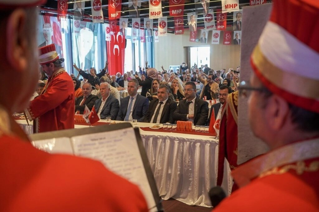 MHP İlkadım'da coşkulu Kongre! Yavuz Anuk Başkan Seçildi - Resim 5