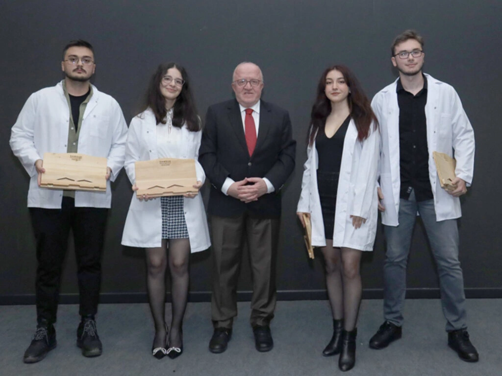 Samsun Üniversitesi Tıp Fakültesi'nde Beyaz Önlük Giyme Töreni Heyecanı - Resim 3