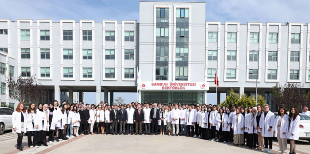 Samsun Üniversitesi Tıp Fakültesi'nde Beyaz Önlük Giyme Töreni Heyecanı - Resim 7