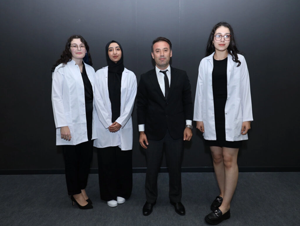 Samsun Üniversitesi Tıp Fakültesi'nde Beyaz Önlük Giyme Töreni Heyecanı - Resim 9