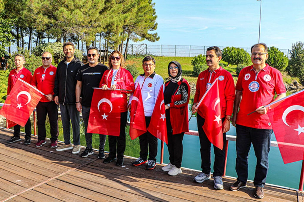 Samsun'da 100. Yıl Adalet Spor Oyunları Etkinliği Bayrak Yürüyüşü - Resim 1
