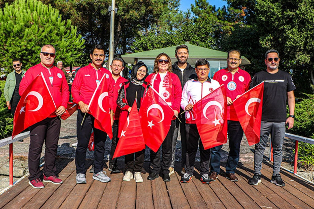 Samsun'da 100. Yıl Adalet Spor Oyunları Etkinliği Bayrak Yürüyüşü - Resim 4