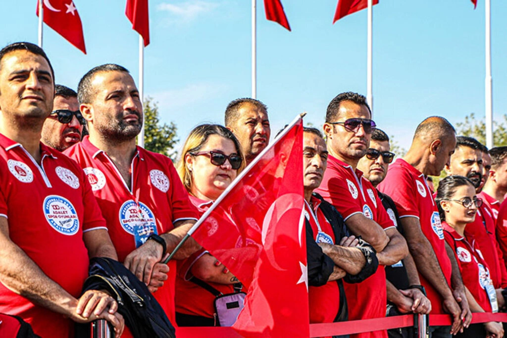 Samsun'da 100. Yıl Adalet Spor Oyunları Etkinliği Bayrak Yürüyüşü - Resim 9