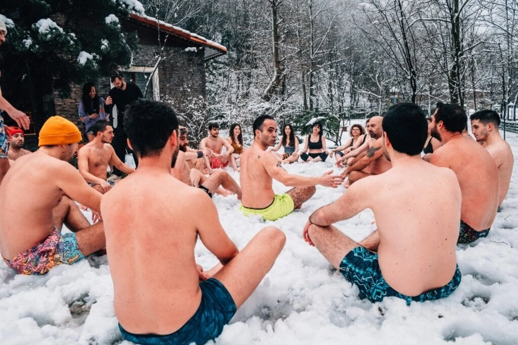 Mayo ile karlı dağlara tırmandılar! Wim Hof Method kış kampı - Resim 8